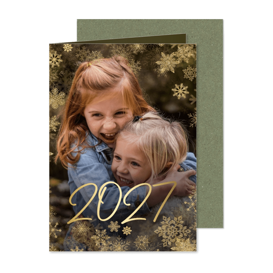 Kerstkaart grote foto met sneeuwkader en gouden 2027 - Kaartimpressie