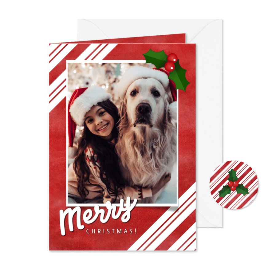 Kerstkaart grote foto, rood, hulst en Merry Christmas! - Kaartimpressie