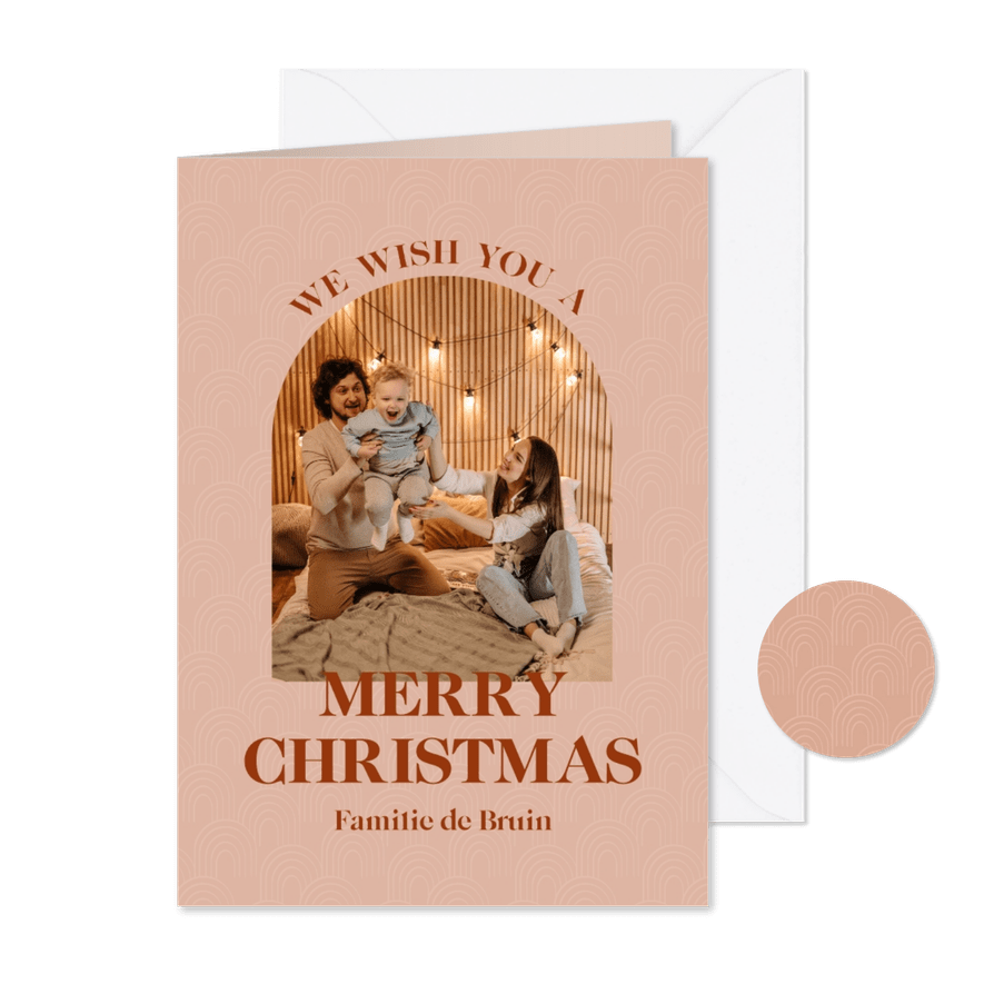 Kerstkaart in aardetinten foto in boog en boogjespatroon - Kaartimpressie