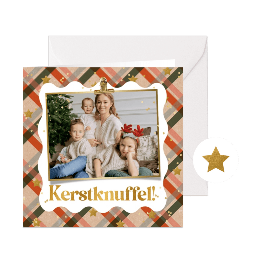 Kerstkaart Kerstknuffel foto kerstruit goud hartjes ster - Kaartimpressie