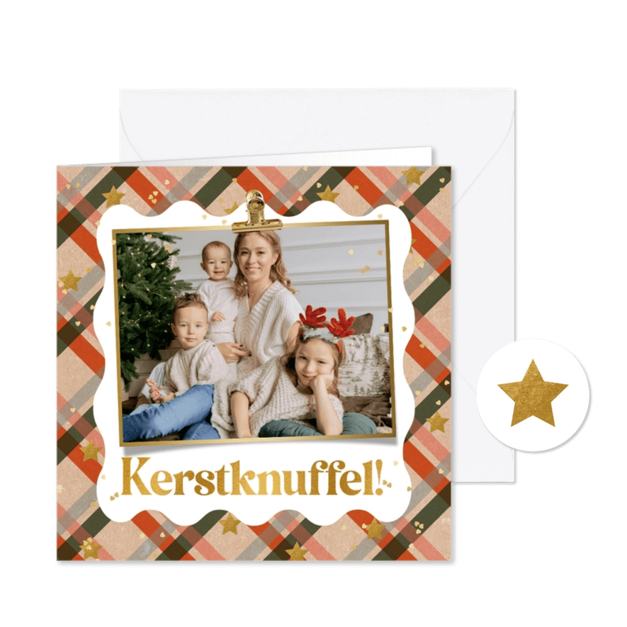 Kerstkaart Kerstknuffel foto kerstruit goud hartjes ster - Kaartimpressie