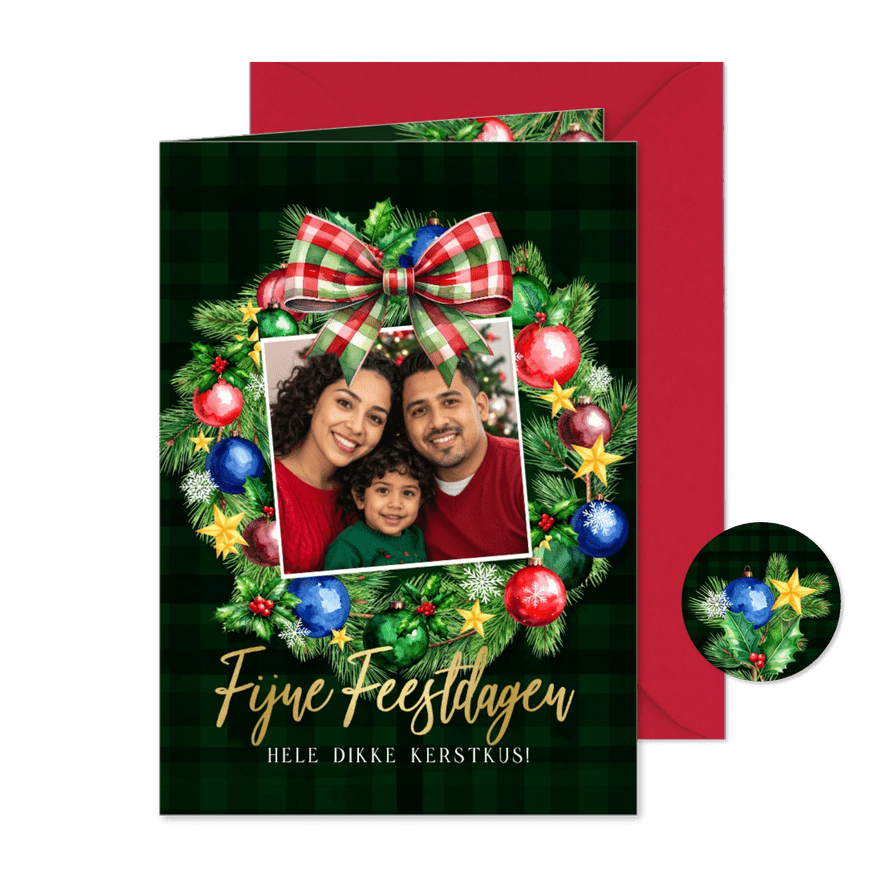Kerstkaart kerstkrans kerstballen sterren strik en foto - Kaartimpressie