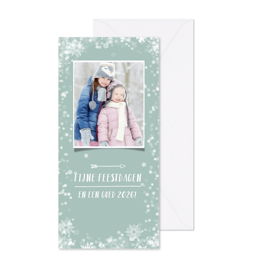 Kerstkaart langwerpig hip met eigen foto en sneeuwsterren - Kaartimpressie