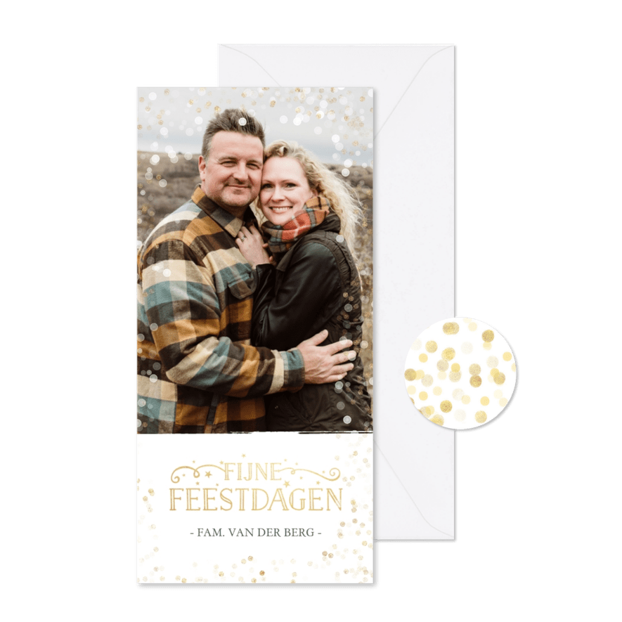Kerstkaart langwerpig met grote foto en goudlook confetti - Kaartimpressie