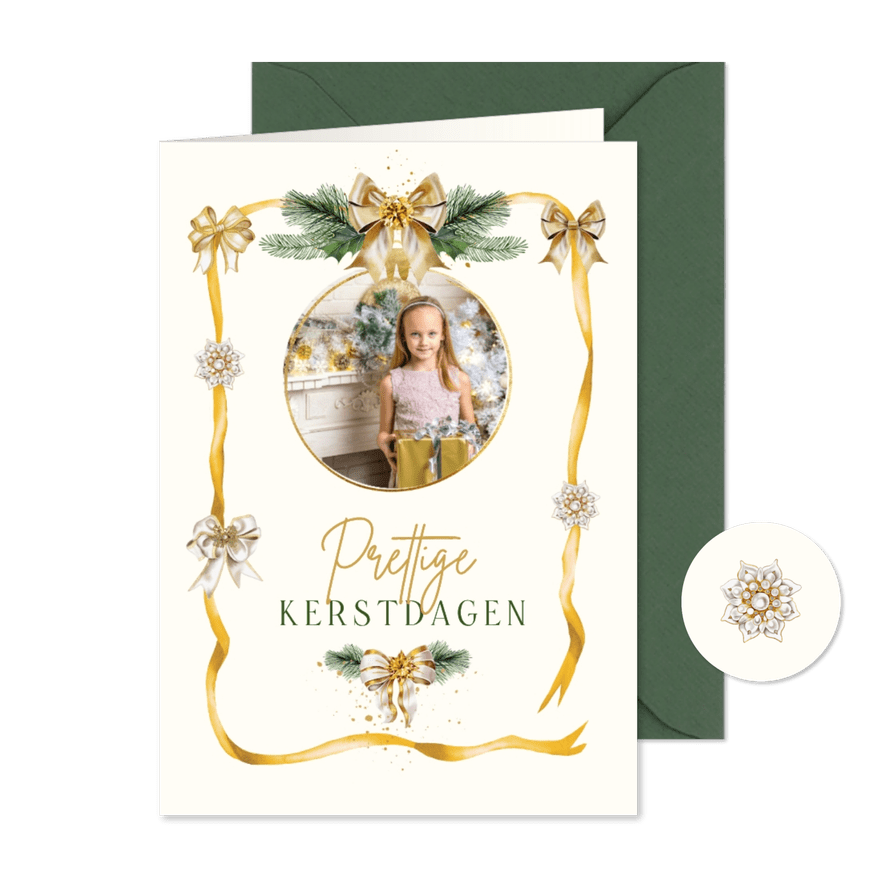 Kerstkaart lint met strikken en juweel met kersttakken - Kaartimpressie