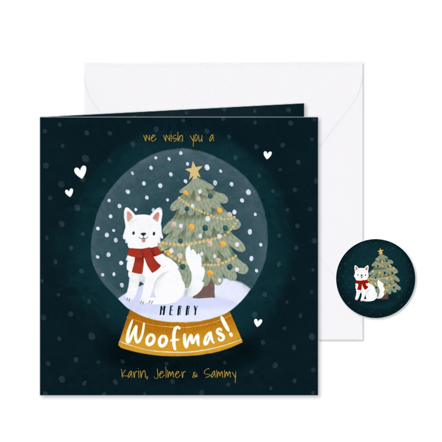 Kerstkaart Merry Woofmas met hondje, kerstboom en sneeuwbol - Kaartimpressie