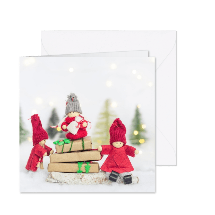 Kerstkaart met drie elfjes in een sneeuwlandschap - Kaartimpressie
