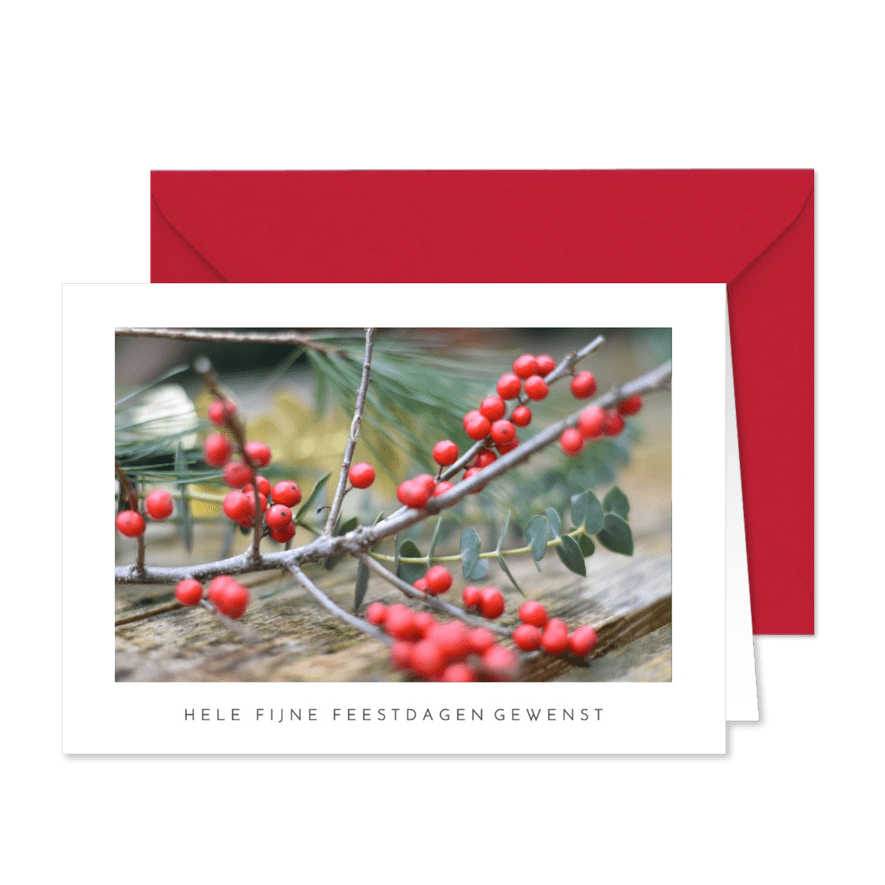 Kerstkaart met foto van takje met rode besjes - Kaartimpressie