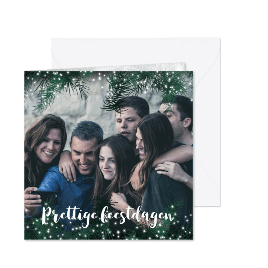 Kerstkaart met grote foto en dennetakjes met lichtjes - Kaartimpressie