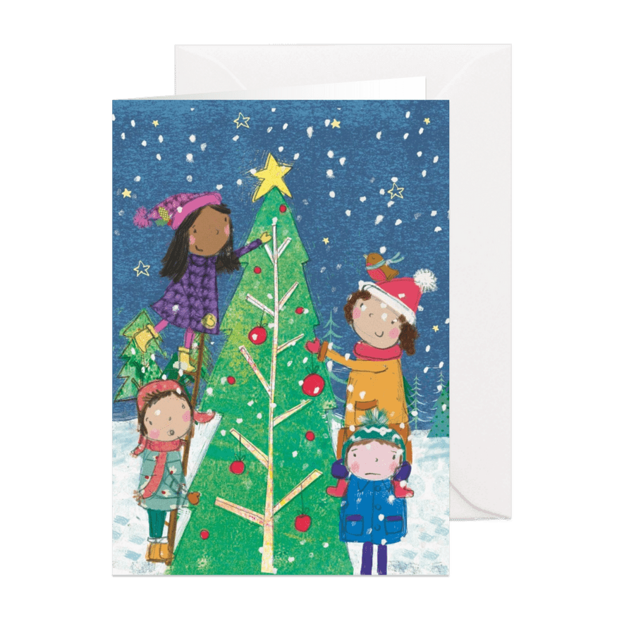 Kerstkaart met kinderen die een kerstboom versieren - Kaartimpressie