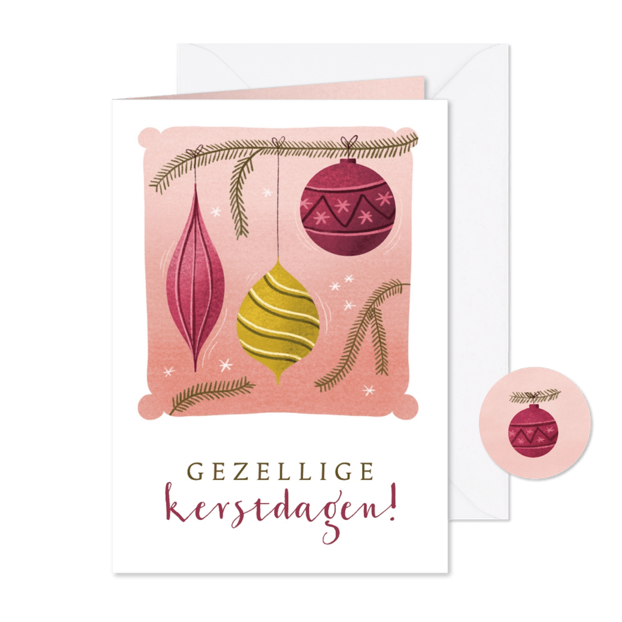 Kerstkaart met vrolijke kerstballen en dennentakken - Kaartimpressie