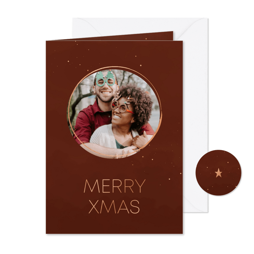 Kerstkaart minimalistisch roestbruin koper met foto - Kaartimpressie