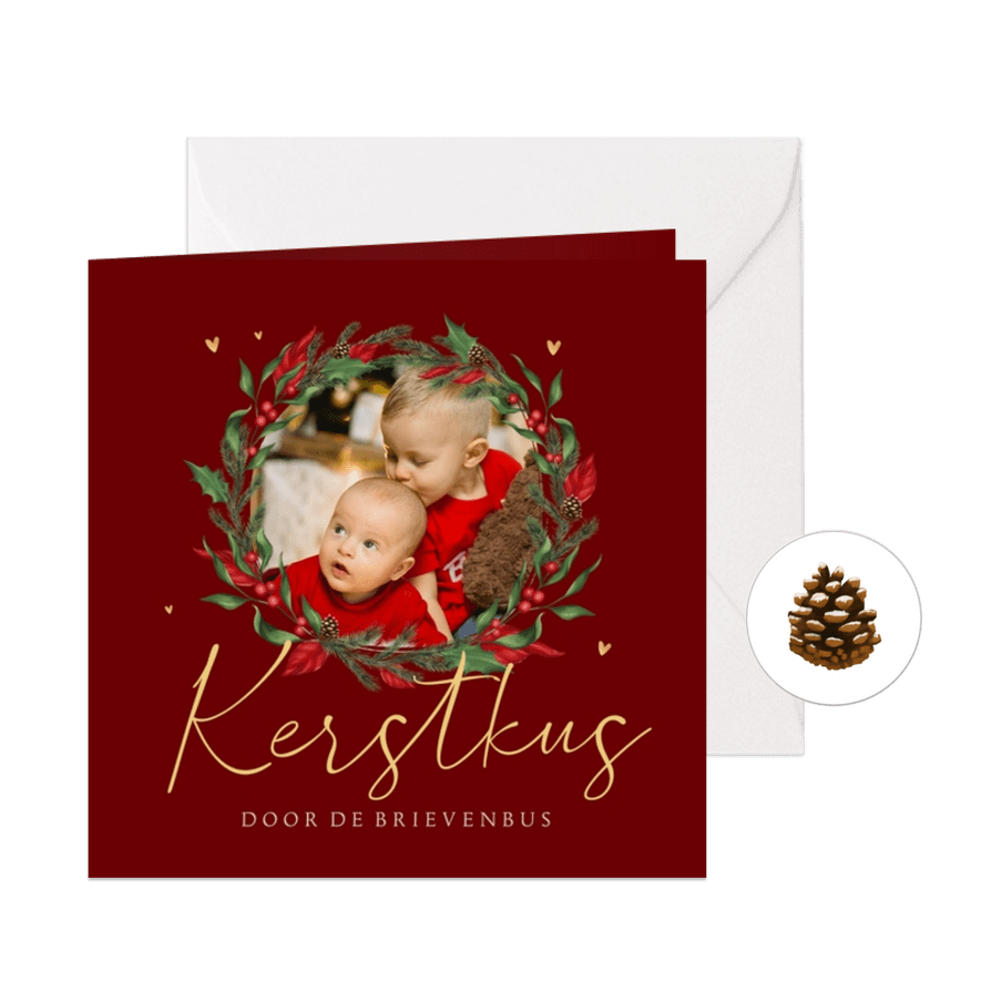 Kerstkaart nostalgisch kerstkus krans hartjes foto takjes - Kaartimpressie