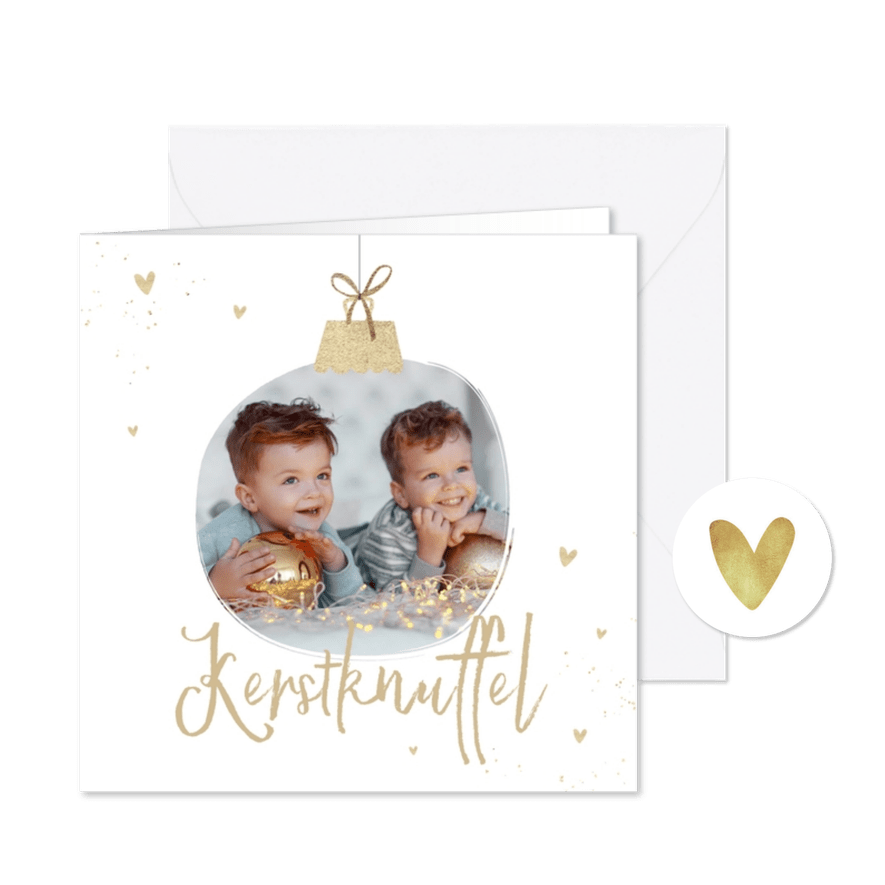 Kerstkaart stijlvol goud hartjes kerstknuffel kerstbal foto - Kaartimpressie