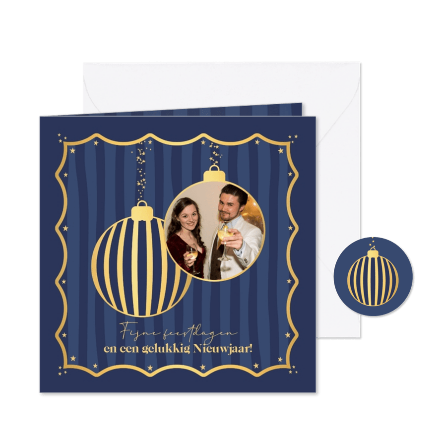 Kerstkaart trendy chique kerstbal foto blauw en goud - Kaartimpressie