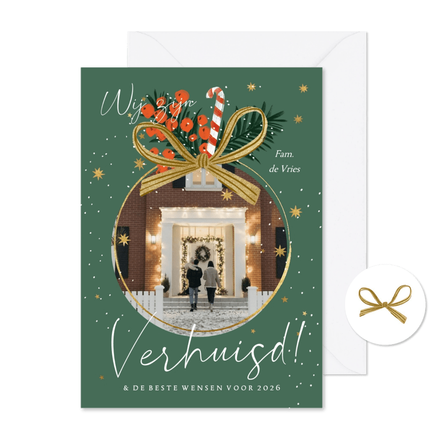 Kerstkaart verhuisd kerstbal goud sterren strik kersttak - Kaartimpressie