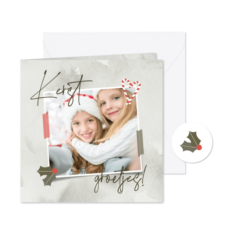 Kerstkaartje kerstgroetjes met foto hulst en zuurstokjes - Kaartimpressie