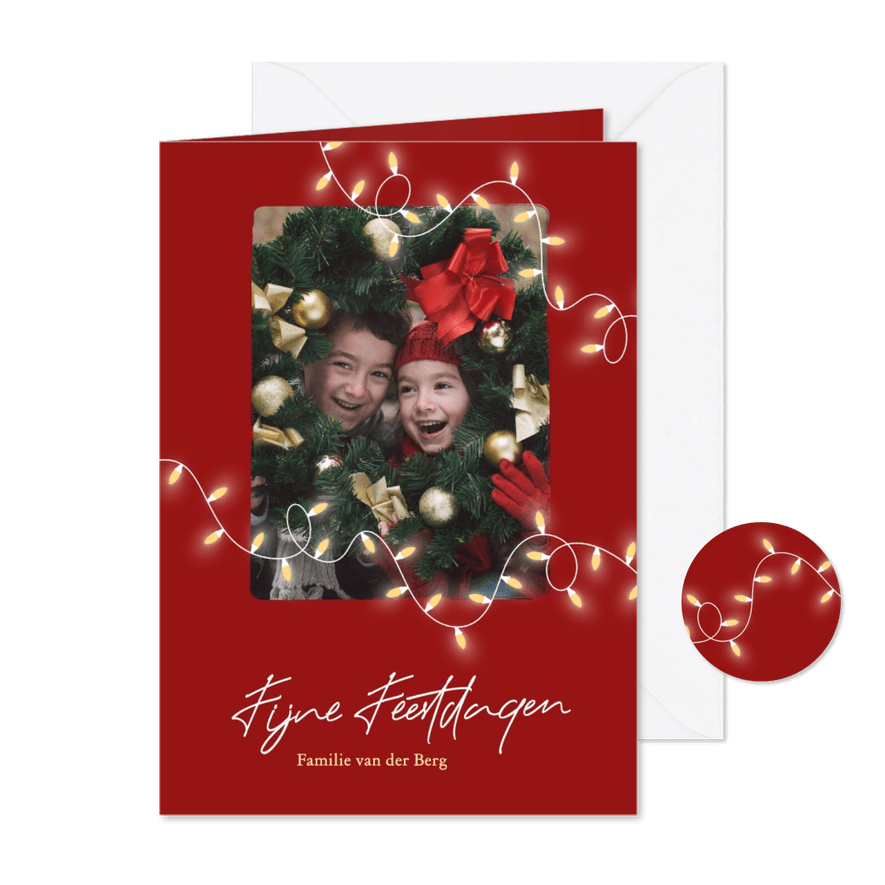 Kerstkaartje met foto en kerstlampjes in rood - Kaartimpressie