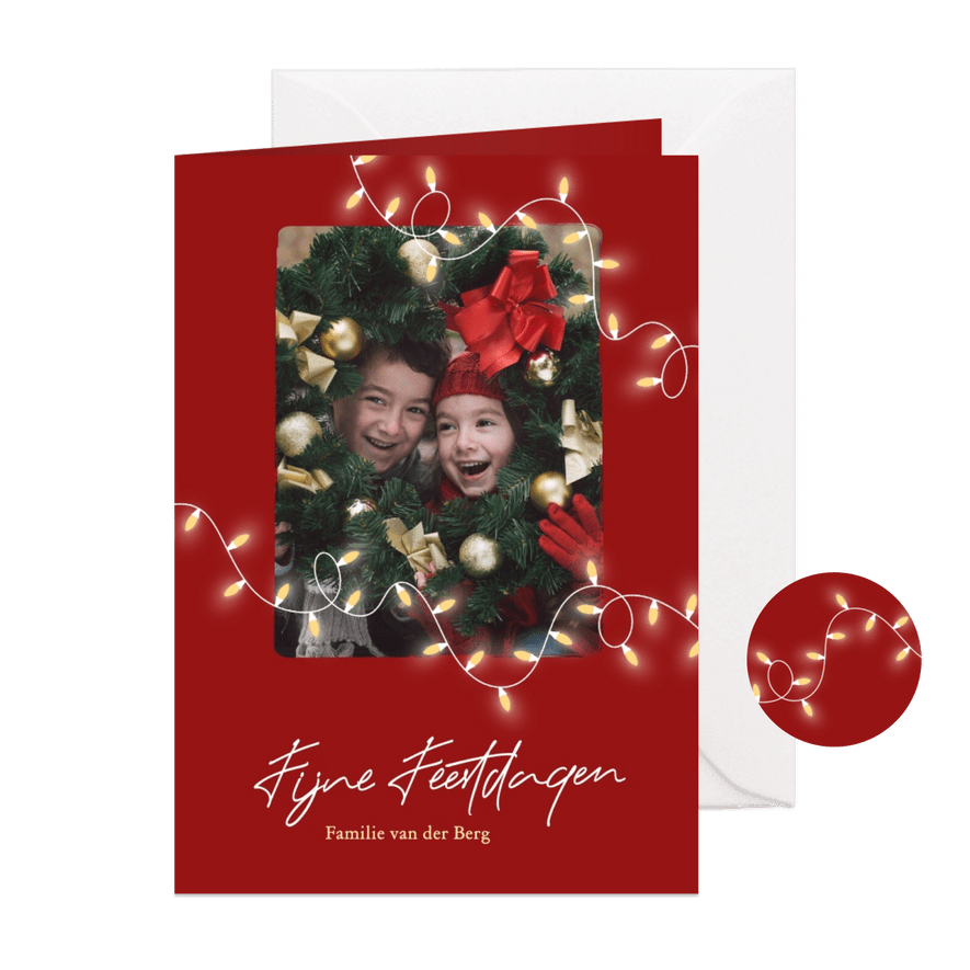 Kerstkaartje met foto en kerstlampjes in rood - Kaartimpressie