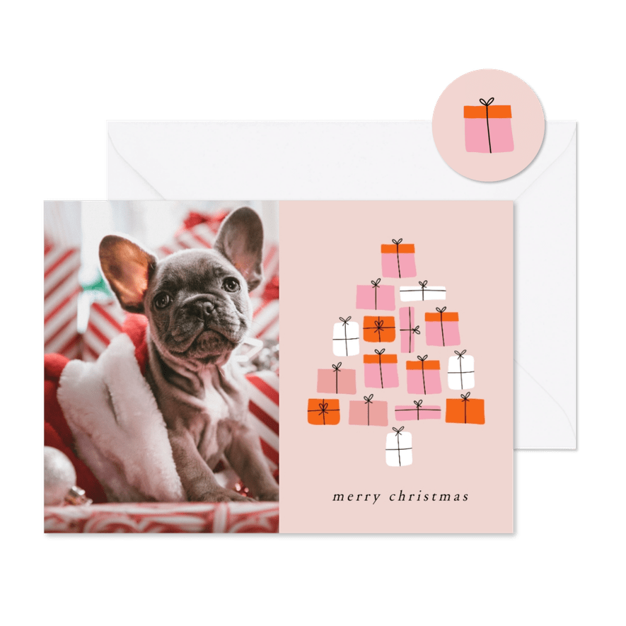 Kerstkaartje met kerstboom van cadeaus en grote foto roze - Kaartimpressie