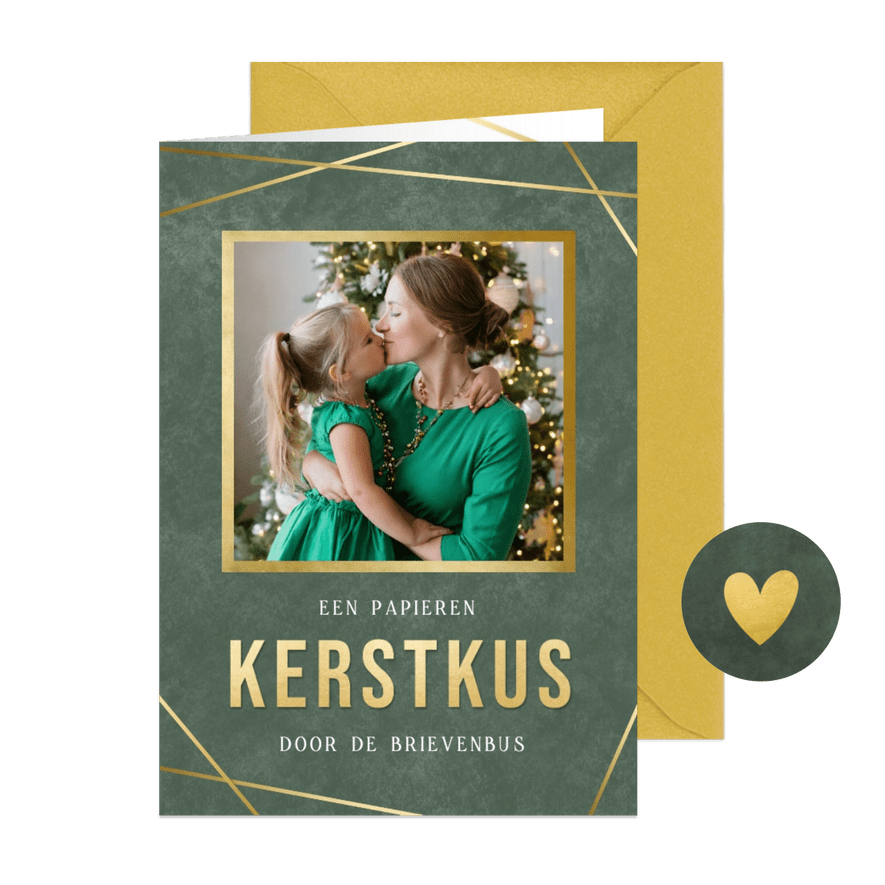 Kerstkus door de brievenbus kaart met eigen foto en goud - Kaartimpressie