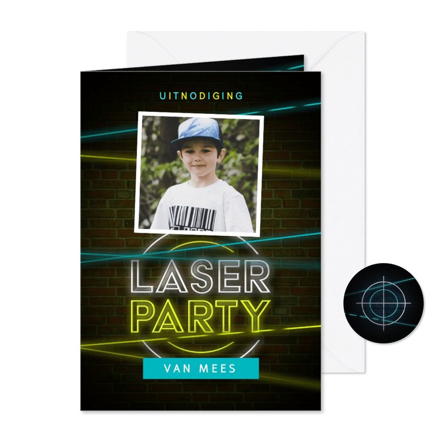 Kinderfeestje lasergamen jongen stoer foto laser - Kaartimpressie