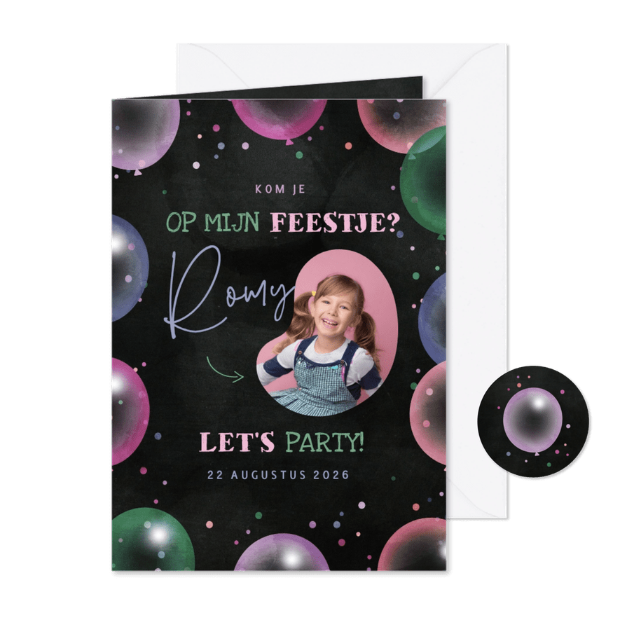 Kinderfeestje met ballonnen en confetti krijtbord - Kaartimpressie