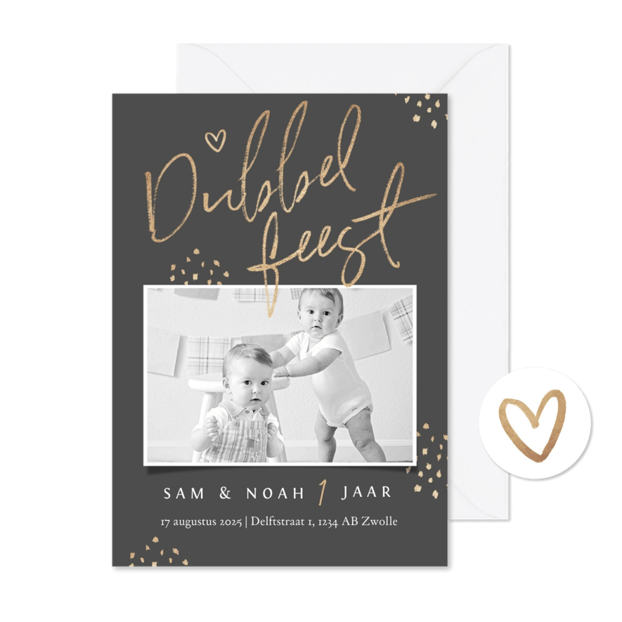 Kinderfeestje tweeling stijlvol goud hartjes confetti foto - Kaartimpressie