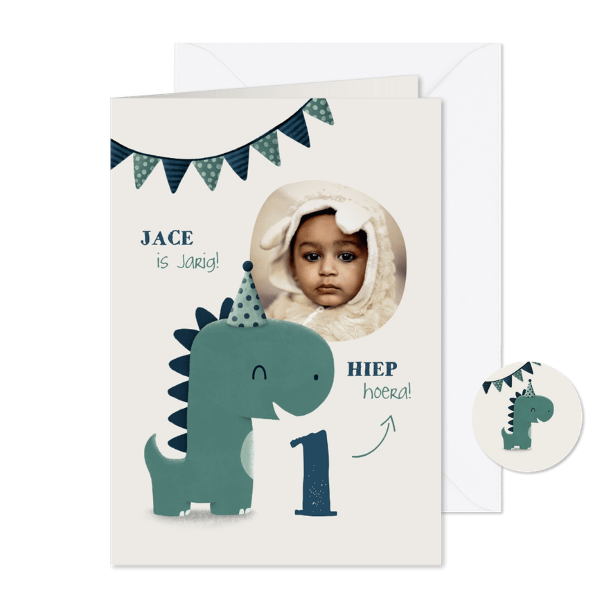 Kinderfeestje uitnodiging dinosaurus met hoedje en vlagjes - Kaartimpressie