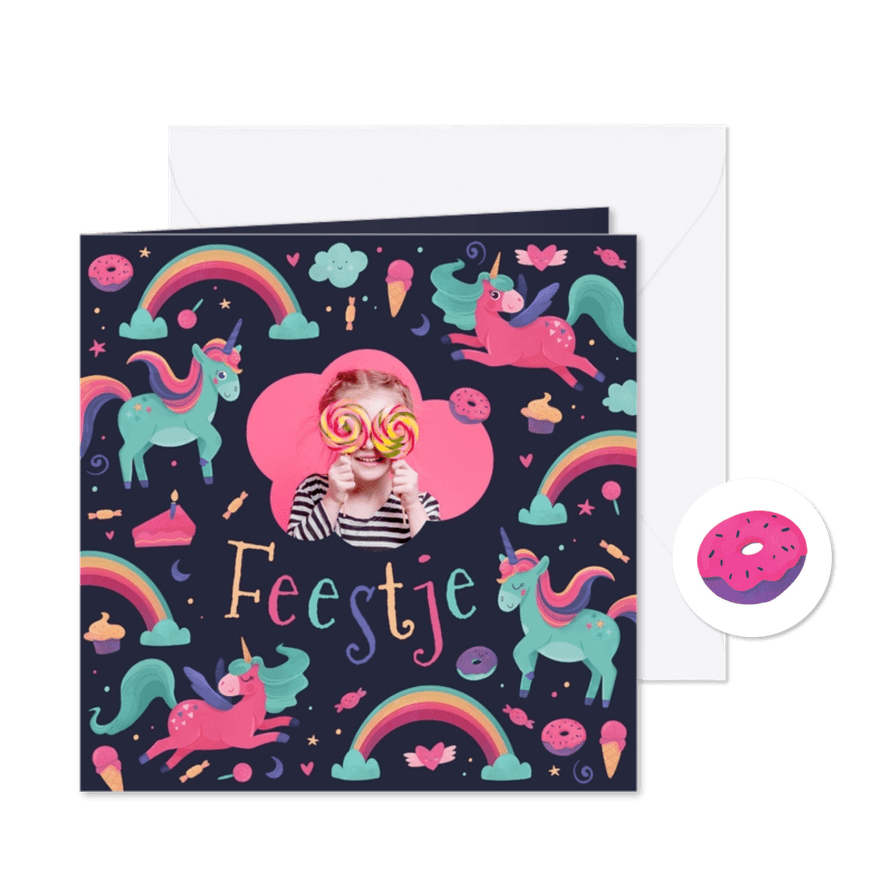 Kinderfeestje uitnodiging eenhoorn regenboog snoepjes - Kaartimpressie