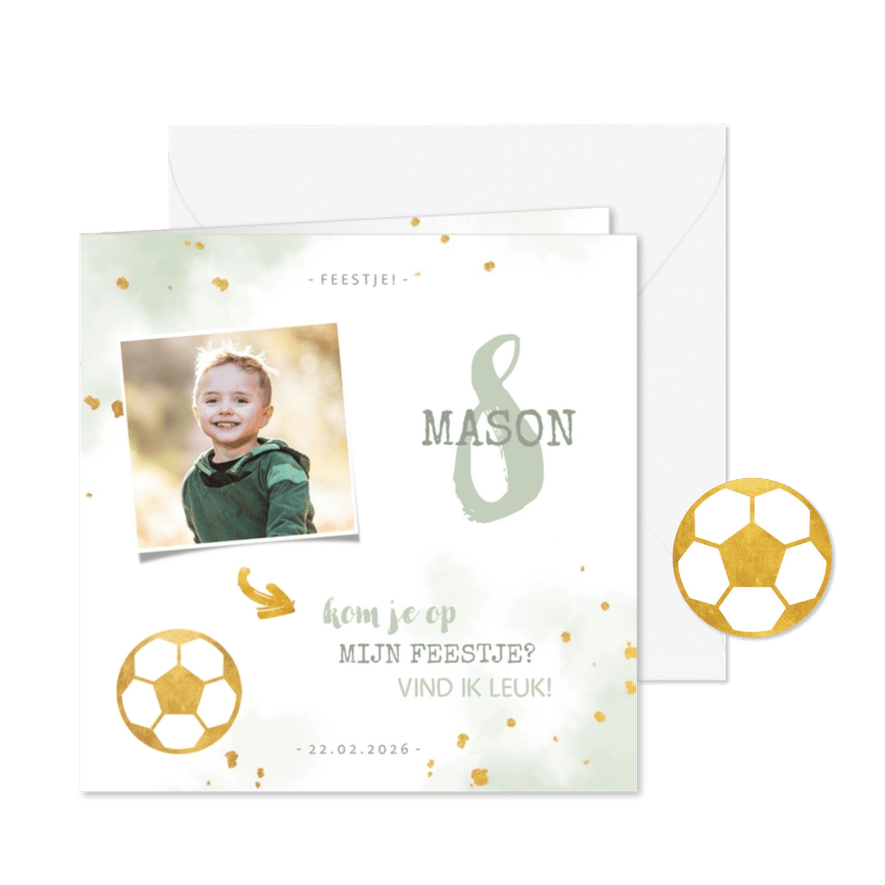 Kinderfeestje uitnodiging foto met voetbal en spetters - Kaartimpressie