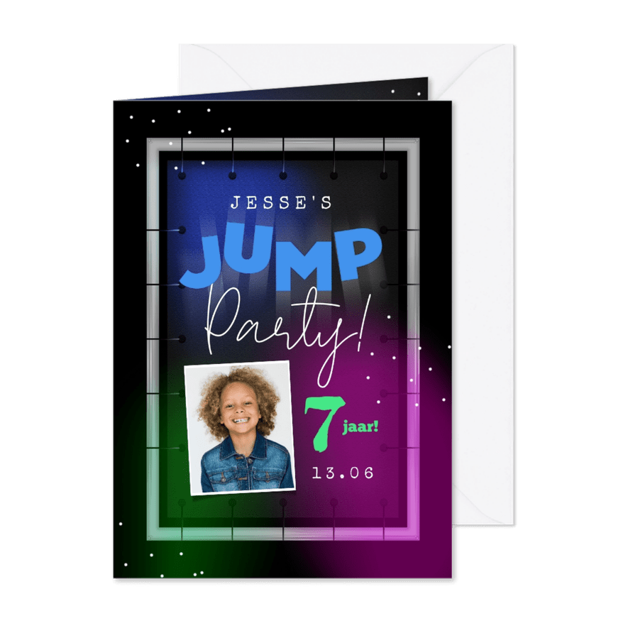 Kinderfeestje uitnodiging jump trampoline neon party - Kaartimpressie