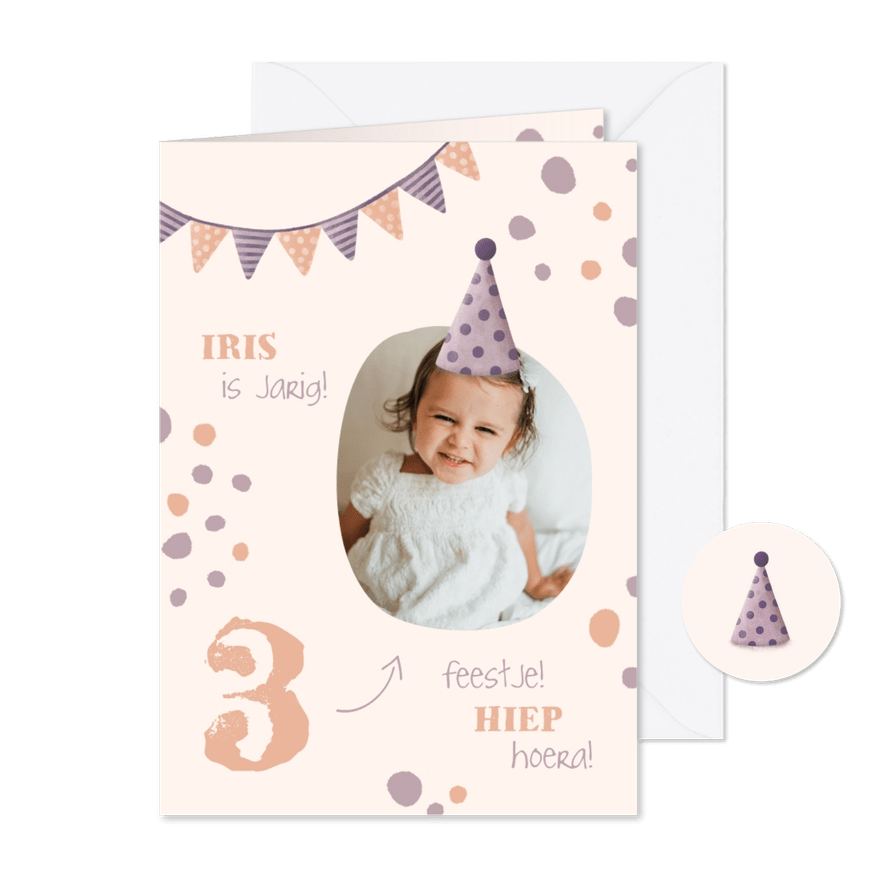 Kinderfeestje uitnodiging met feesthoedje en vlaggetjes - Kaartimpressie