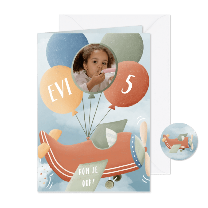 Kinderfeestje uitnodiging met vliegtuig ballonnen en foto - Kaartimpressie