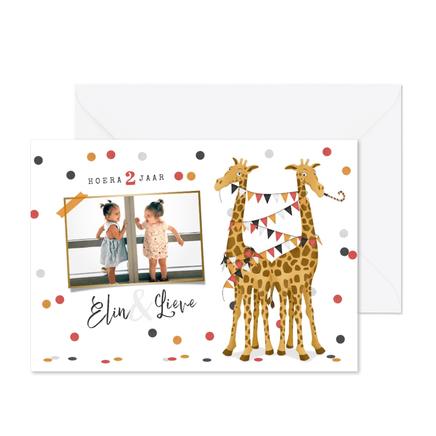 Kinderfeestje uitnodiging tweeling giraf meisje slingers - Kaartimpressie
