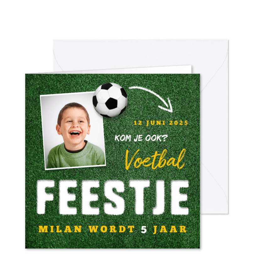 Kinderfeestje uitnodiging voetbal hip foto - Kaartimpressie