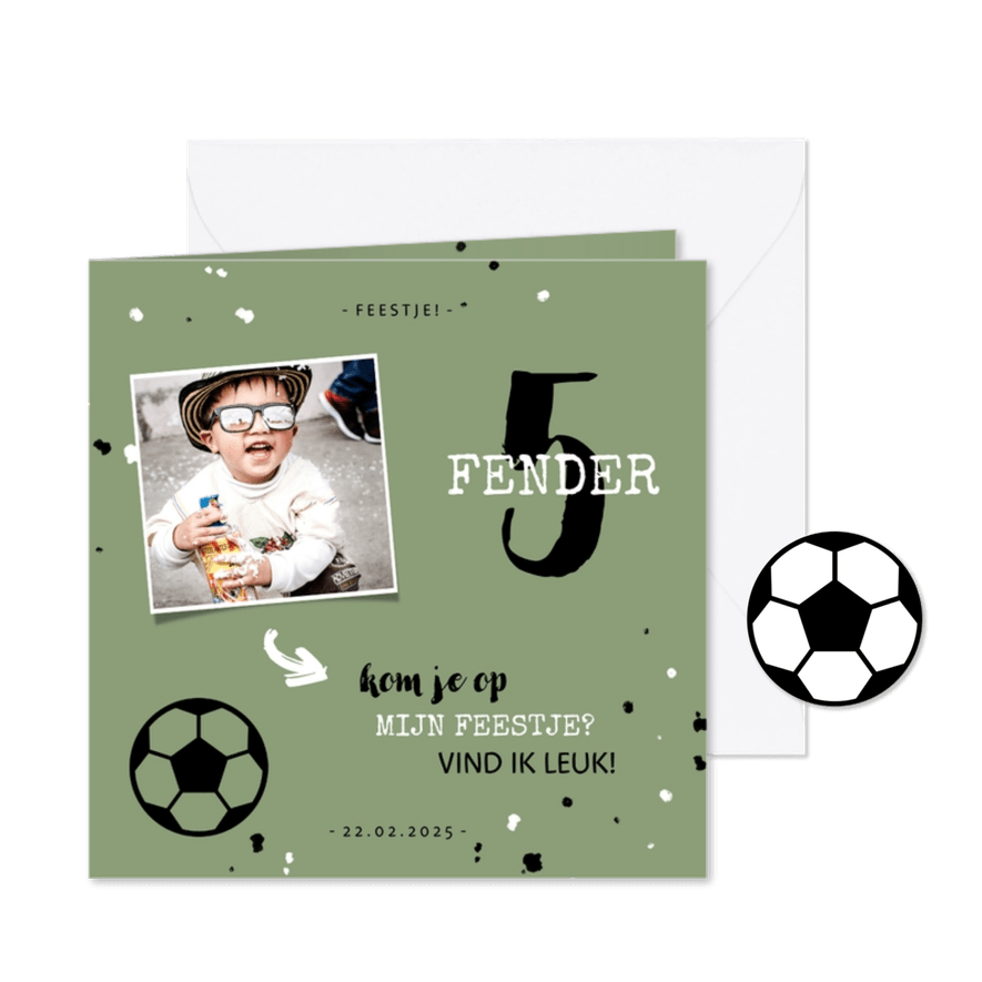 Kinderfeestje uitnodiging voetbal met foto en spetters - Kaartimpressie