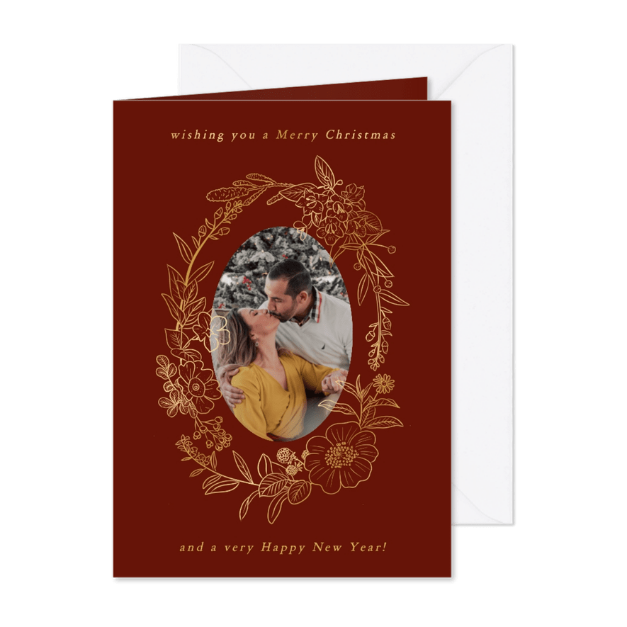 Klassieke kerstkaart met foto en bloemenkrans in goudfolie - Kaartimpressie