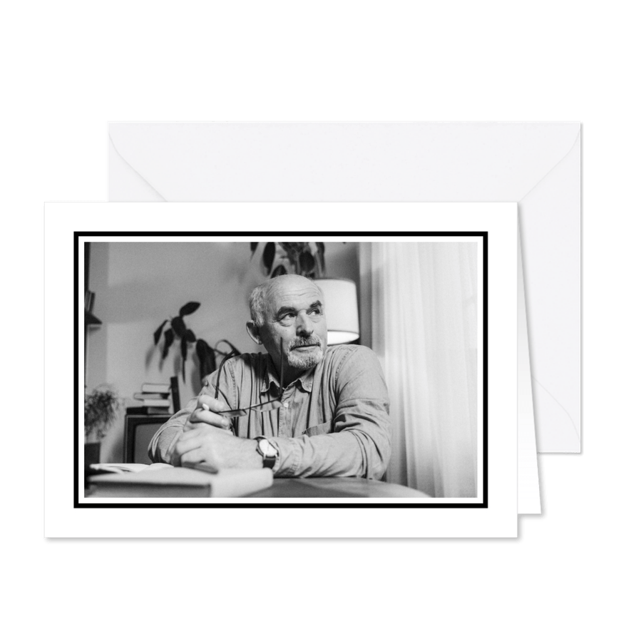 Klassieke liggende rouwkaart met zwart rouwrandje en foto - Kaartimpressie