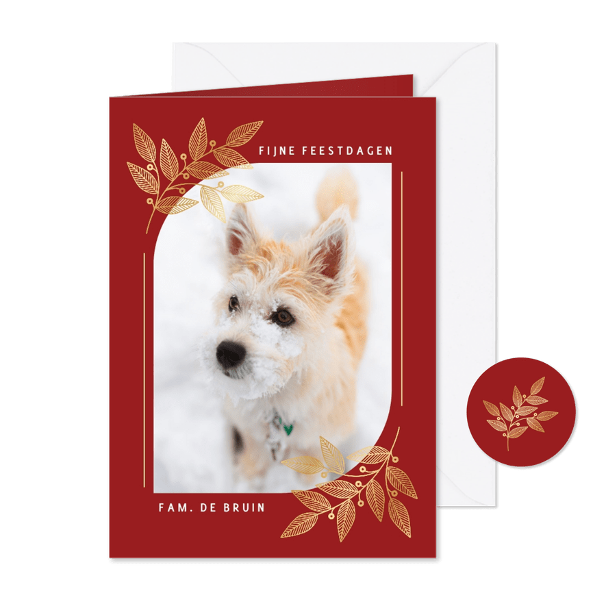 Klassieke rode kerstkaart met foto en gouden takjes - Kaartimpressie