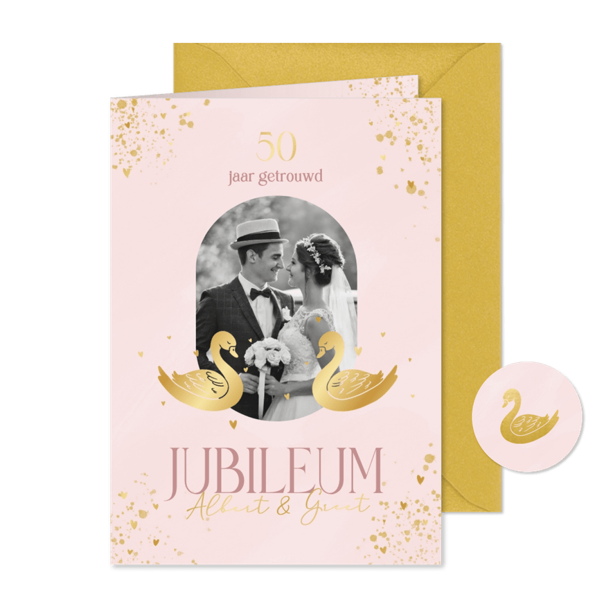 Klassieke roze jubileumkaart 50 met foto en gouden zwanen  - Kaartimpressie