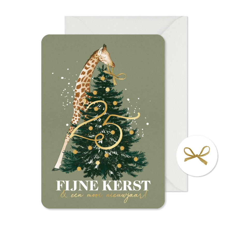 Leuke kerstkaart illustratie giraf kerstboom jaartal sterren - Kaartimpressie