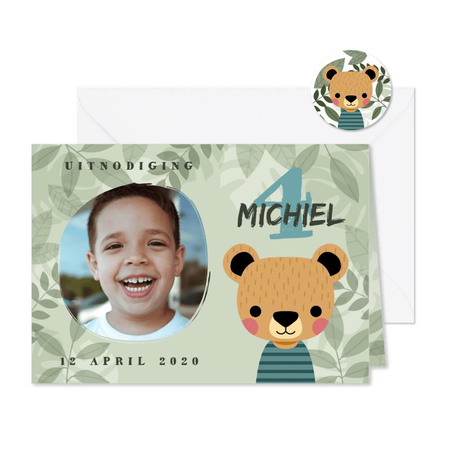 Leuke uitnodiging kinderfeestje met beertje en junglethema - Kaartimpressie