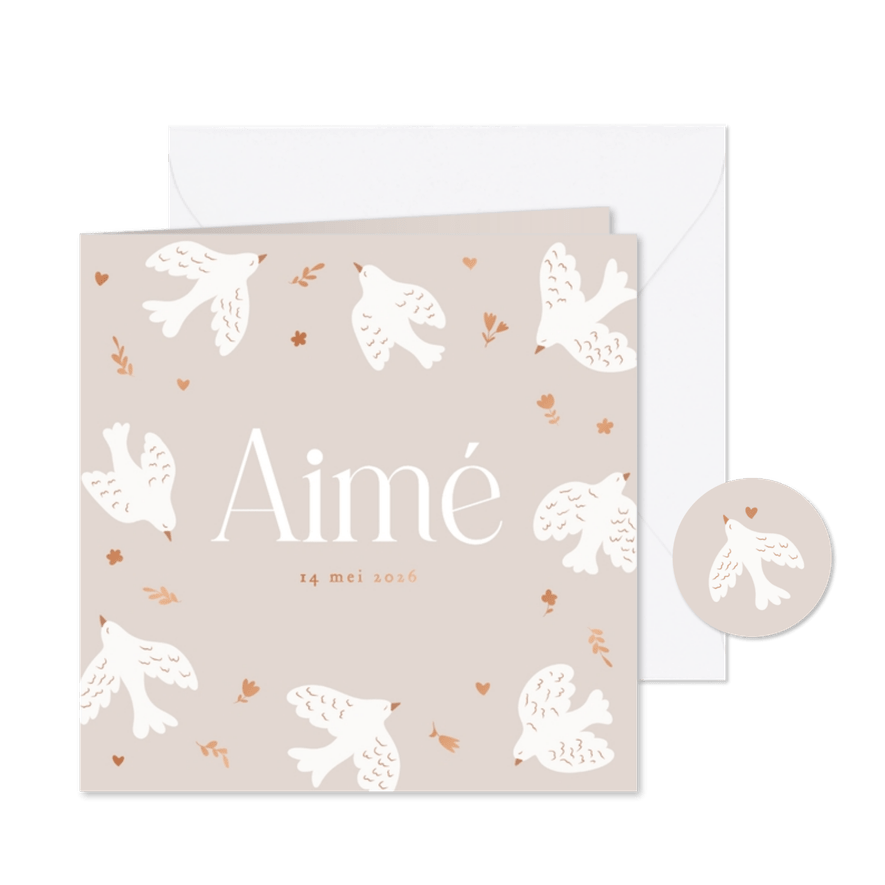 Lief beige geboortekaartje met duifjes en koperen bloemen - Kaartimpressie