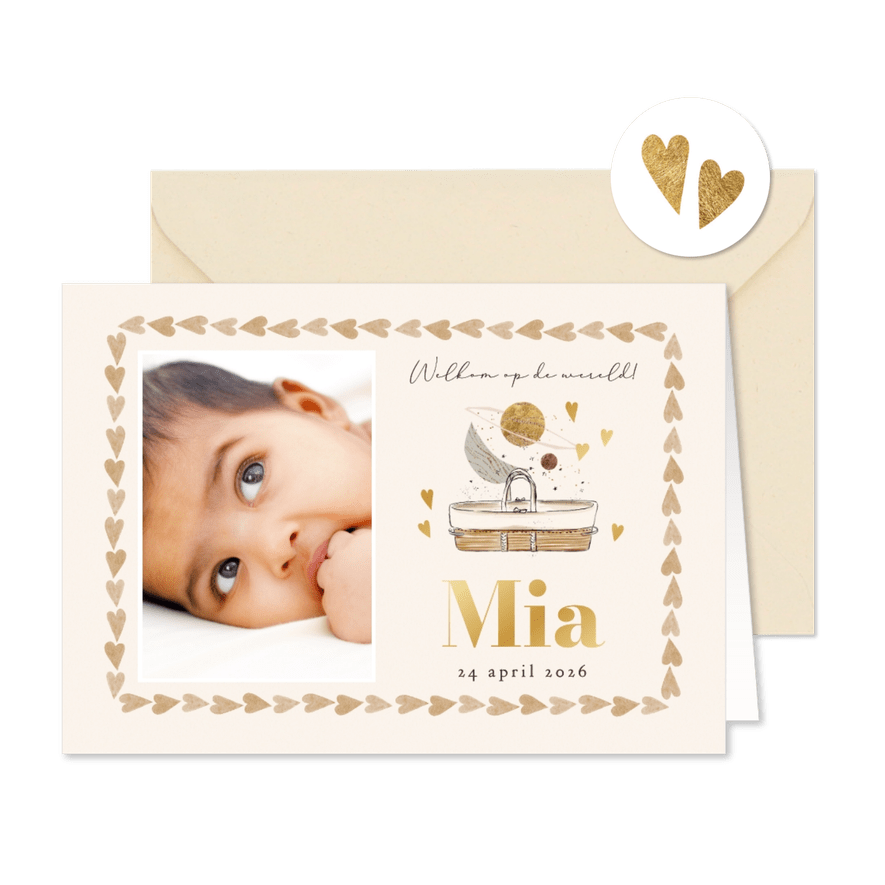 Lief geboortekaartje fotokaart wiegje hartjes maan goud - Kaartimpressie