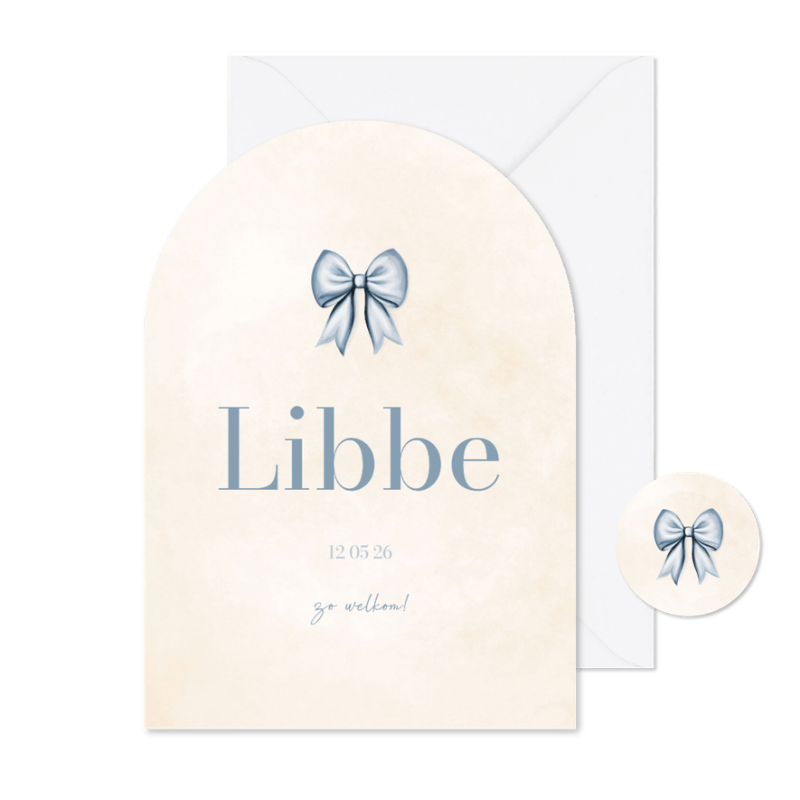 Lief geboortekaartje in boogvorm met blauwe strik - Kaartimpressie