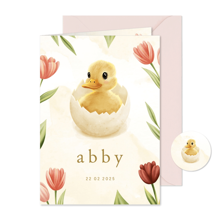 Lief geboortekaartje kuiken in ei met tulpen  - Kaartimpressie
