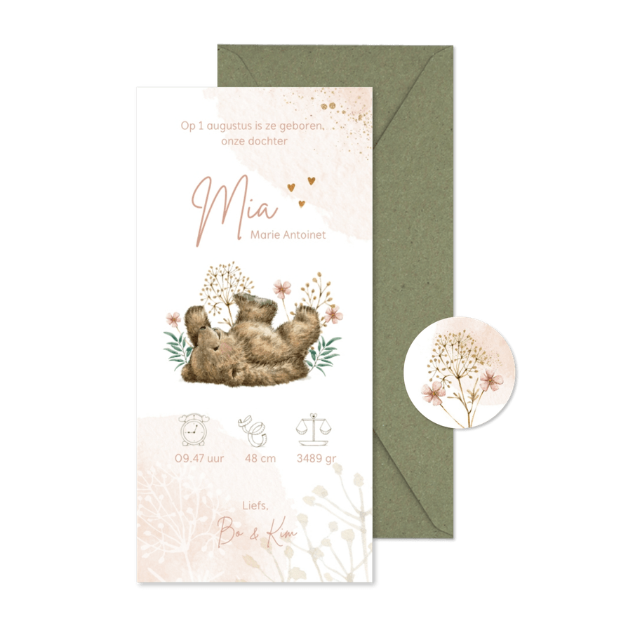 Lief geboortekaartje meisje met beertje tussen de bloemetjes - Kaartimpressie
