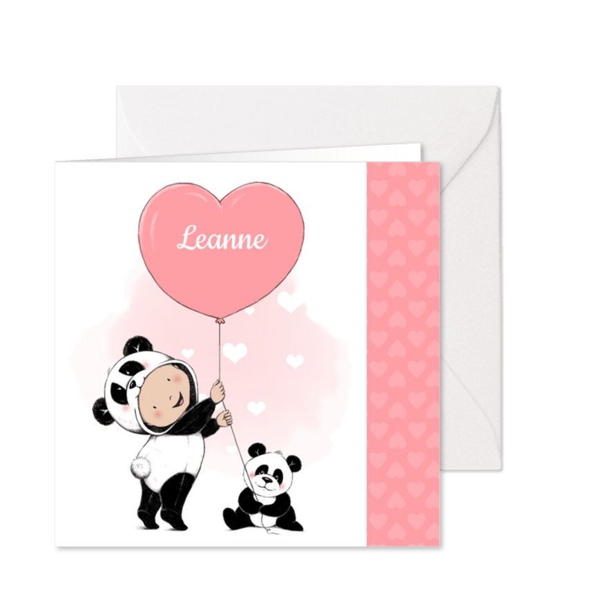 Lief geboortekaartje met meisje in onesie en pandabeertje - Kaartimpressie