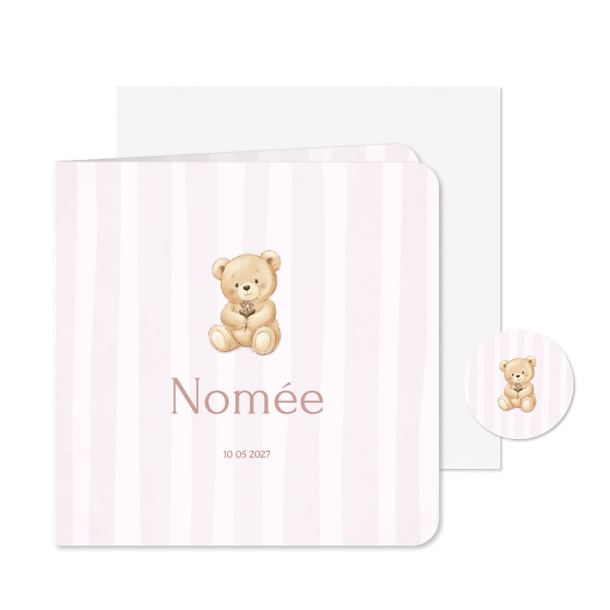 Lief geboortekaartje teddybeer op roze strepen achtergrond - Kaartimpressie